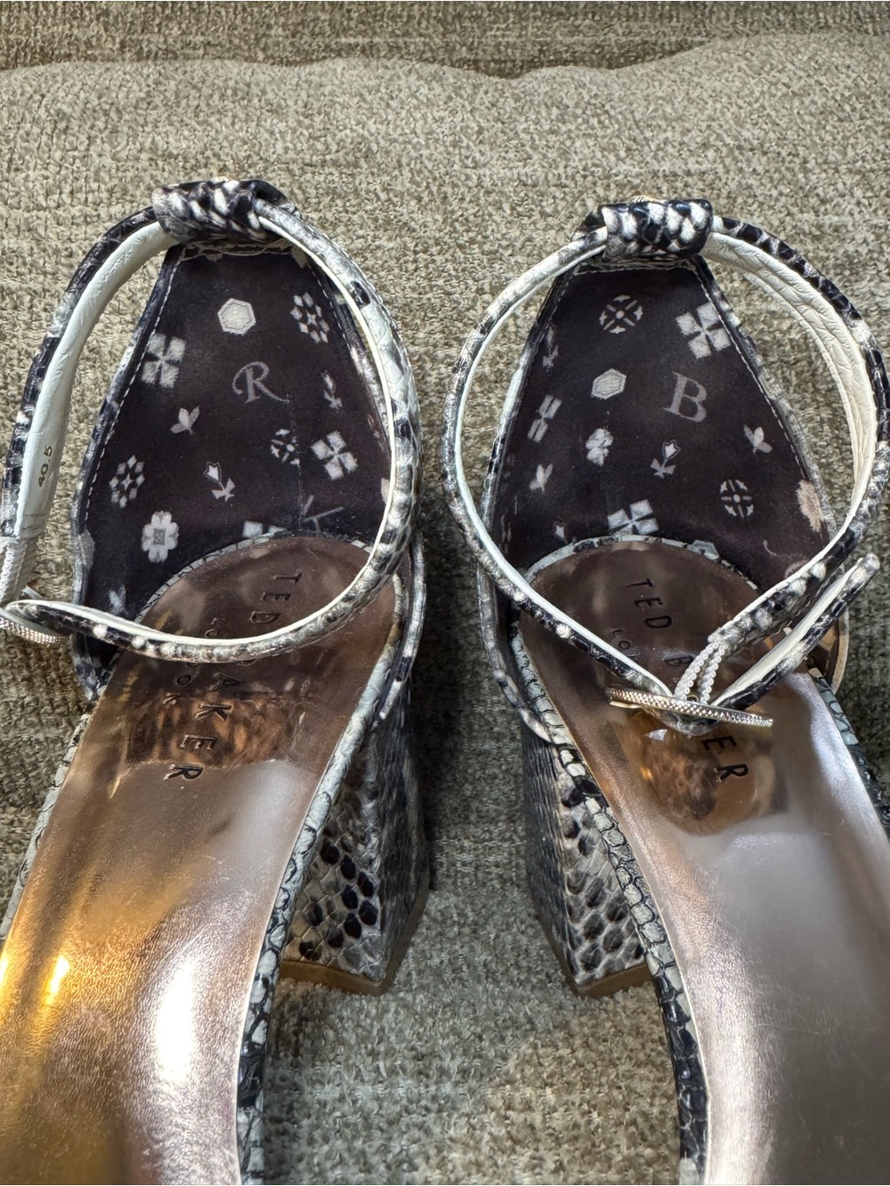 Ted Baker Black/Gray Snake Skin adjustable ankle strap block heel Size 9.5  40.5 - Picture 10 of 15
